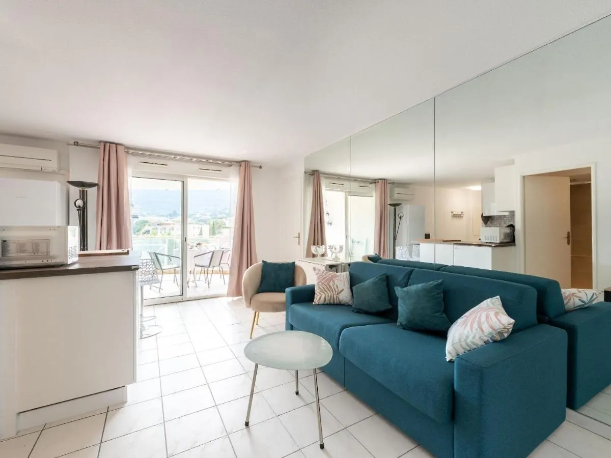 Apartment Turquoise-10 By Interhome كافالير سور مير
