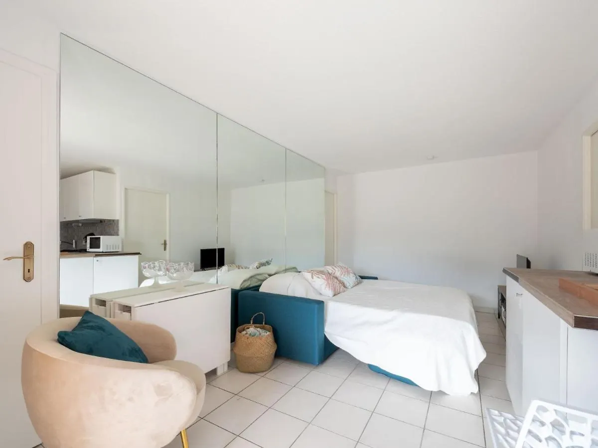 Apartment Turquoise-10 By Interhome كافالير سور مير